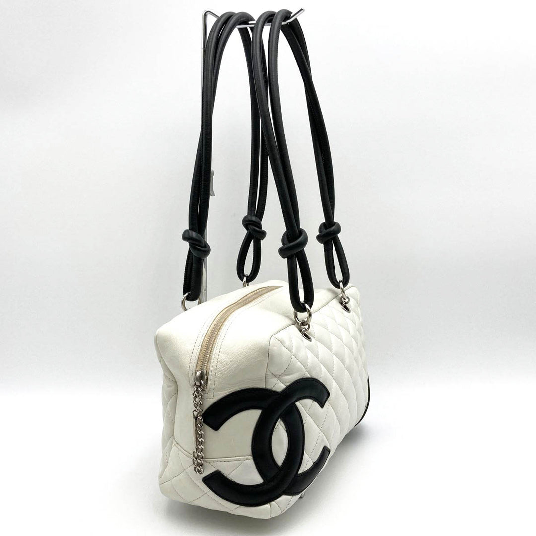 CHANEL シャネル 
 ショルダーバッグ 
レザー ホワイト