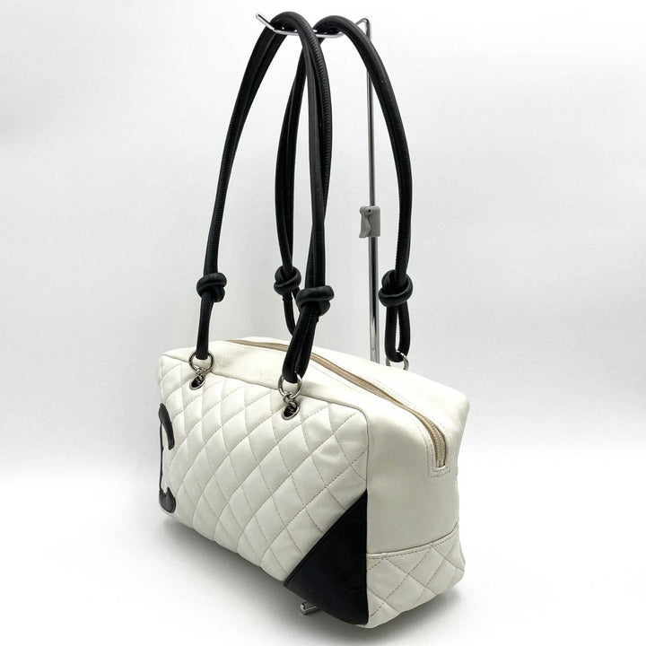 CHANEL シャネル 
 ショルダーバッグ 
レザー ホワイト