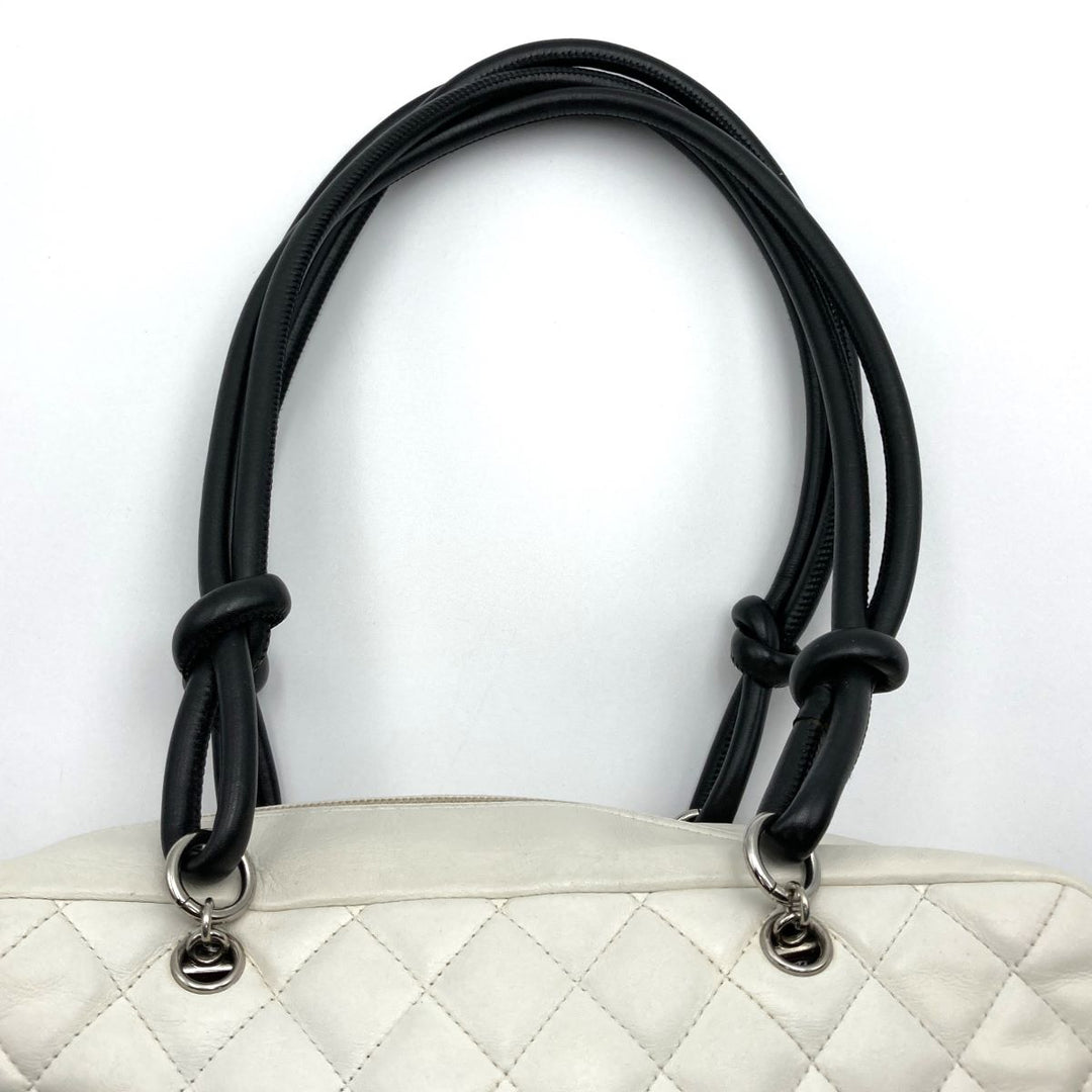 CHANEL シャネル 
 ショルダーバッグ 
レザー ホワイト