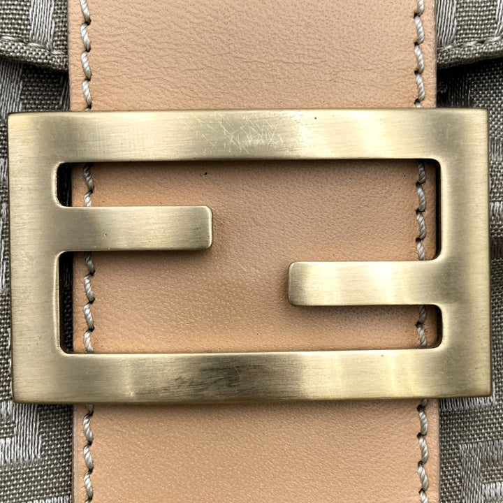 FENDI フェンディ 
 マンマバケット ショルダーバッグ 
ナイロン/レザー  ベージュ