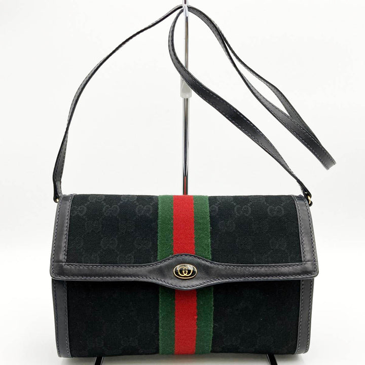 GUCCI グッチ 
 10 39 3657 ショルダーバッグ 
GGキャンバス ブラック