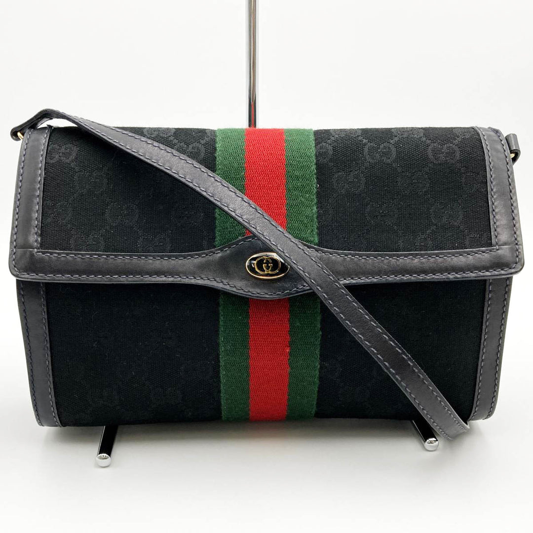GUCCI グッチ 
 10 39 3657 ショルダーバッグ 
GGキャンバス ブラック