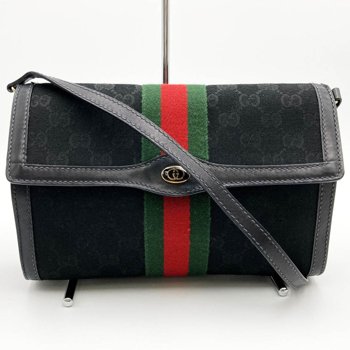 GUCCI グッチ 
 10 39 3657 ショルダーバッグ 
GGキャンバス ブラック