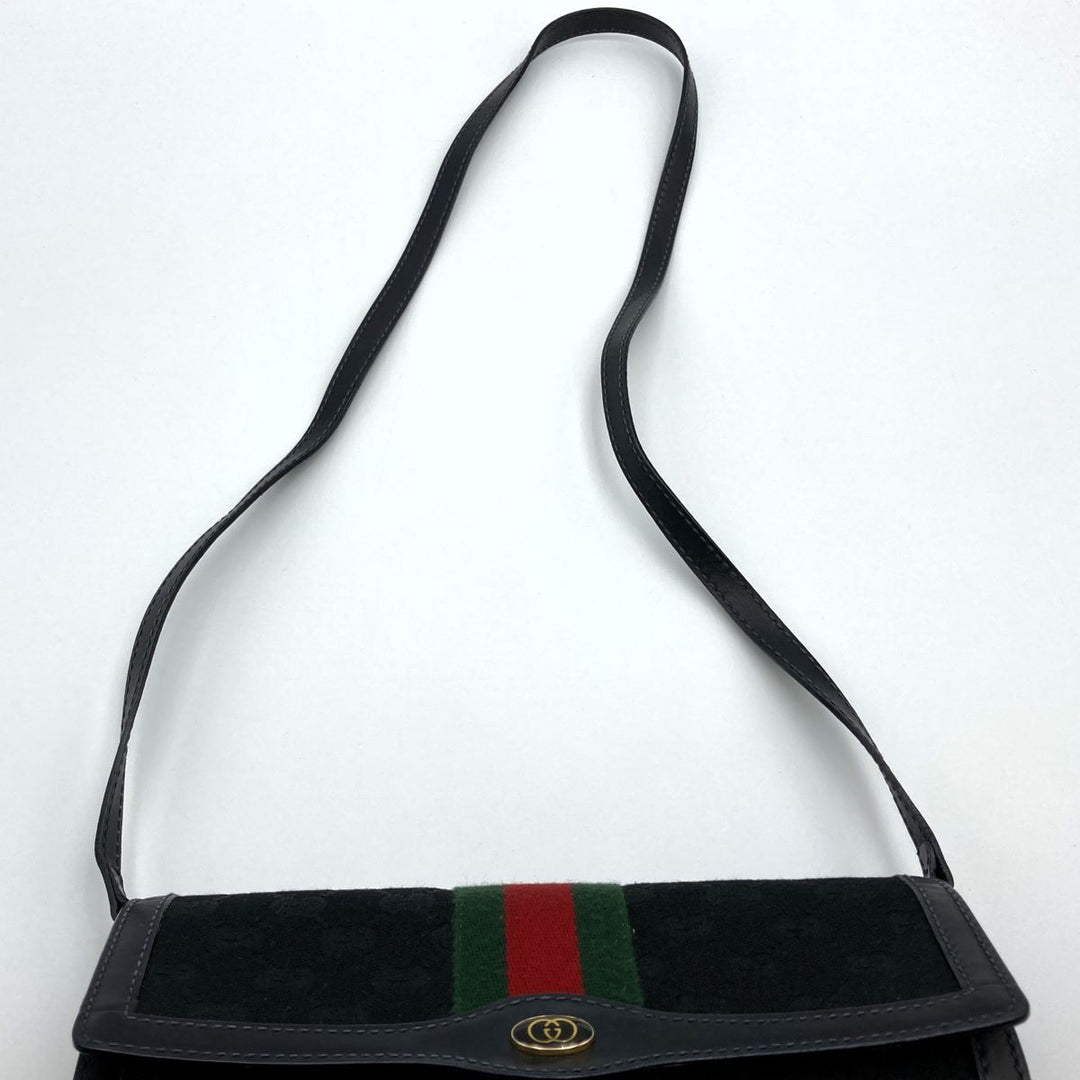 GUCCI グッチ 
 10 39 3657 ショルダーバッグ 
GGキャンバス ブラック