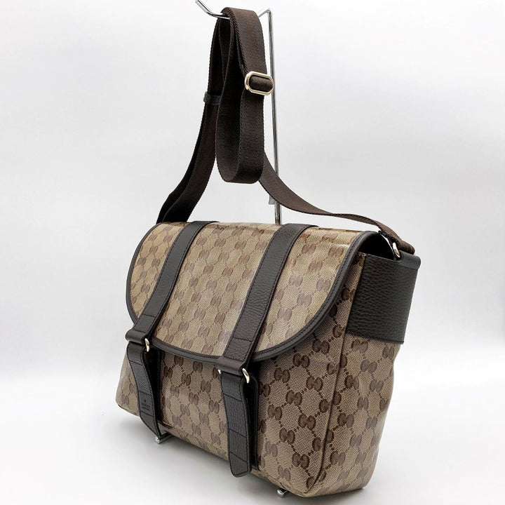 GUCCI グッチ 
 374423  ショルダーバッグ 
GGクリスタル ブラウン