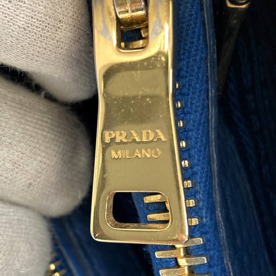 PRADA プラダ 
 ハンドバッグ 
レザー ブルー