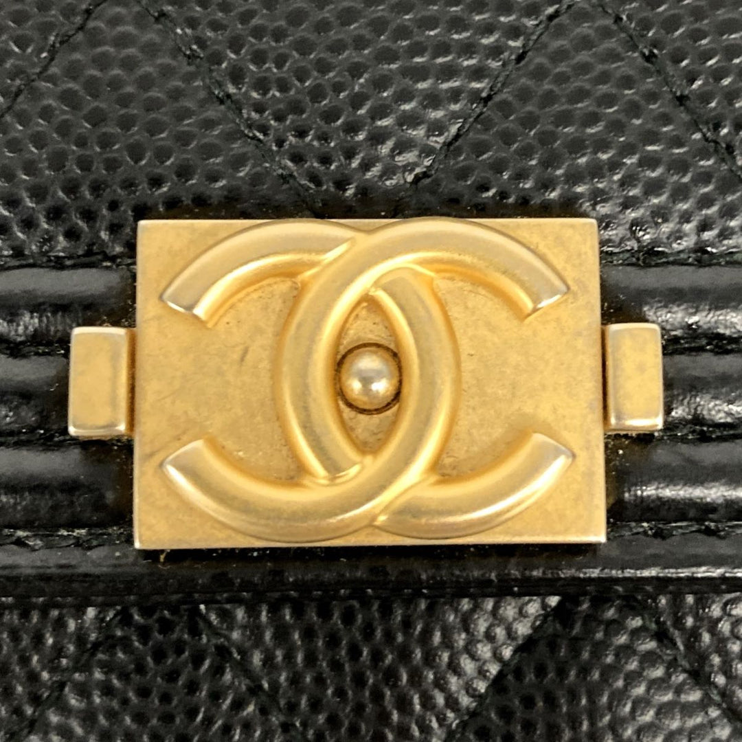 CHANEL シャネル 
 三つ折り財布 
マットキャビアスキン ブラック