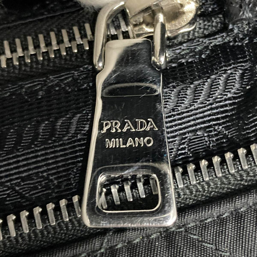 PRADA プラダ 
 ショルダーバッグ 
ナイロン ブラック