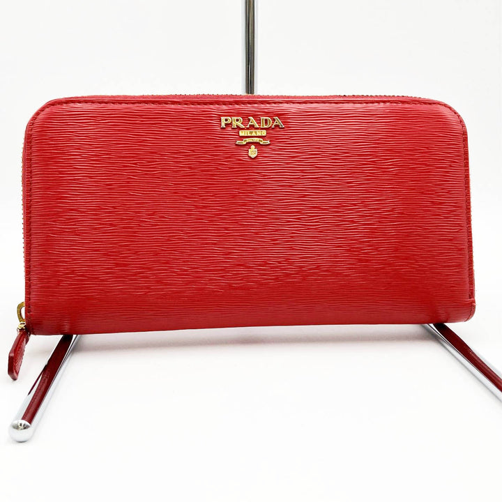 PRADA プラダ 
 1ML506 長財布 
レザー レッド