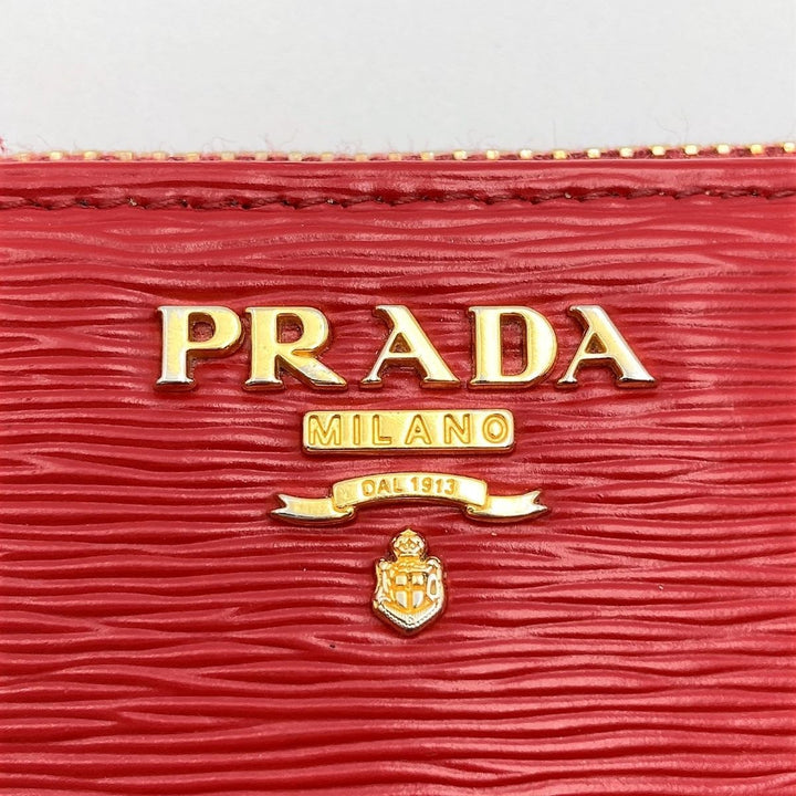 PRADA プラダ 
 1ML506 長財布 
レザー レッド