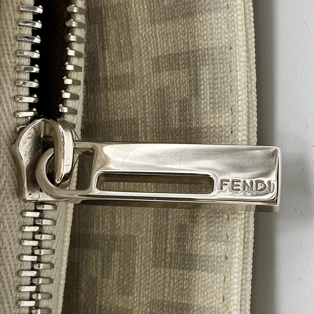 FENDI フェンディ 
 8BH132 ハンドバッグ 
PVC ホワイト
