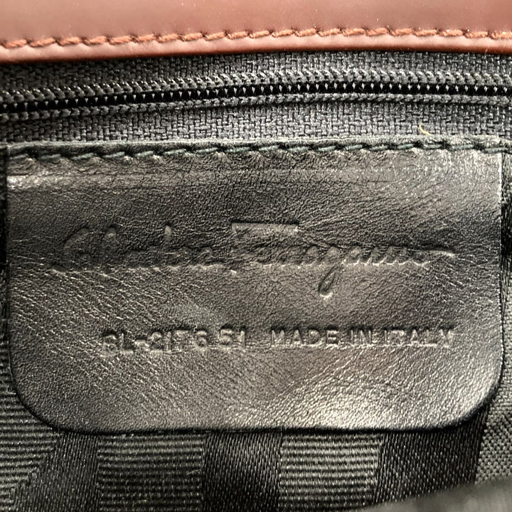 Salvatore Ferragamo フェラガモ 
 ショルダーバッグ 
レザー ボルドー
