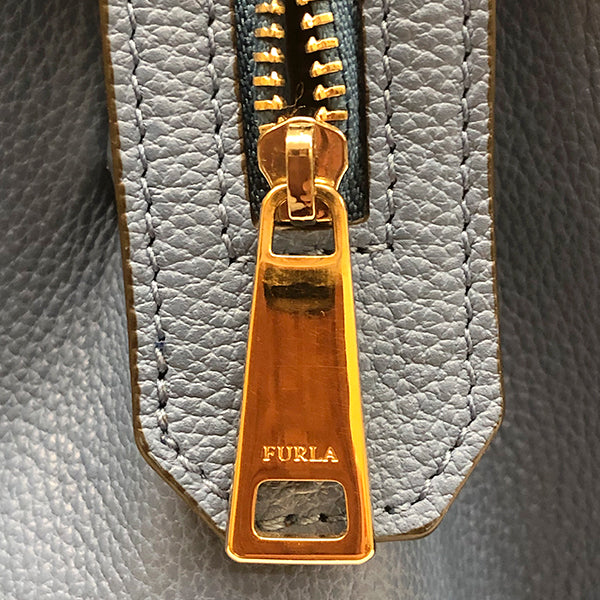 美品 
Furla フルラ 
 ハンドバッグ 
レザー ブルー 中古