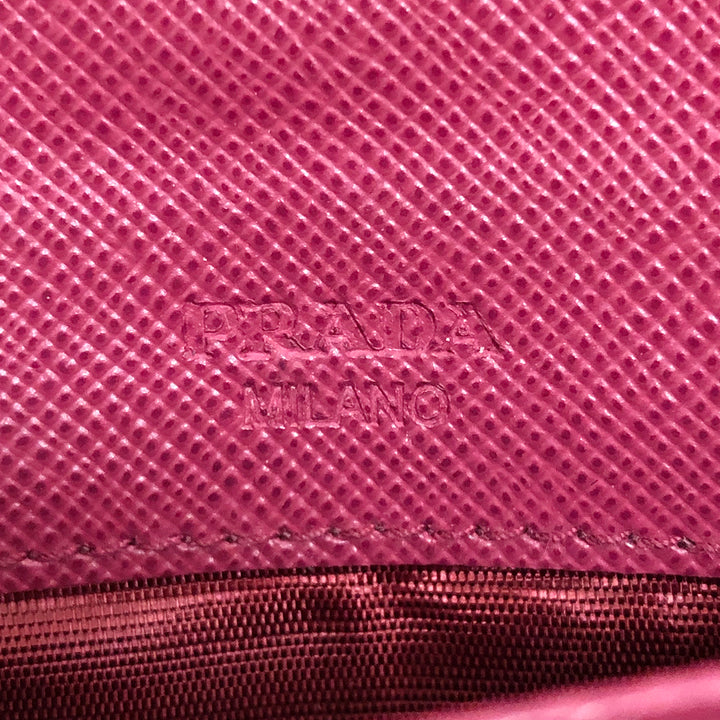 PRADA プラダ 
 2つ折り長財布 長財布 
レザー ピンク系