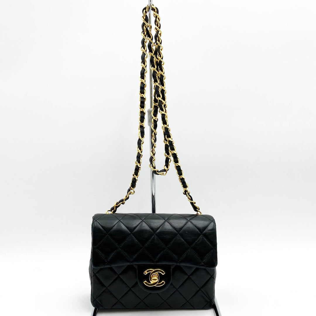 CHANEL シャネル 
 ミニマトラッセ ショルダーバッグ 
ラムスキン ブラック
