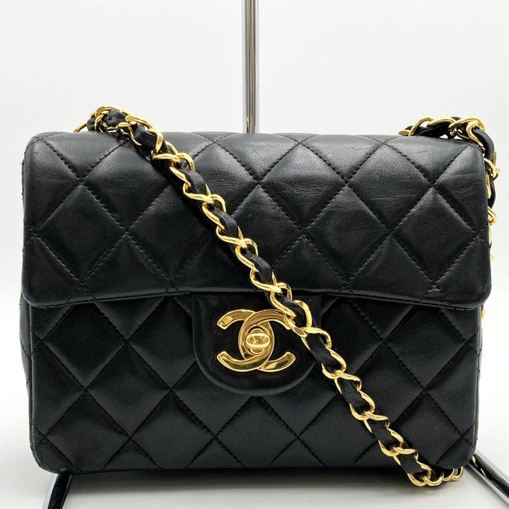 CHANEL シャネル 
 ミニマトラッセ ショルダーバッグ 
ラムスキン ブラック