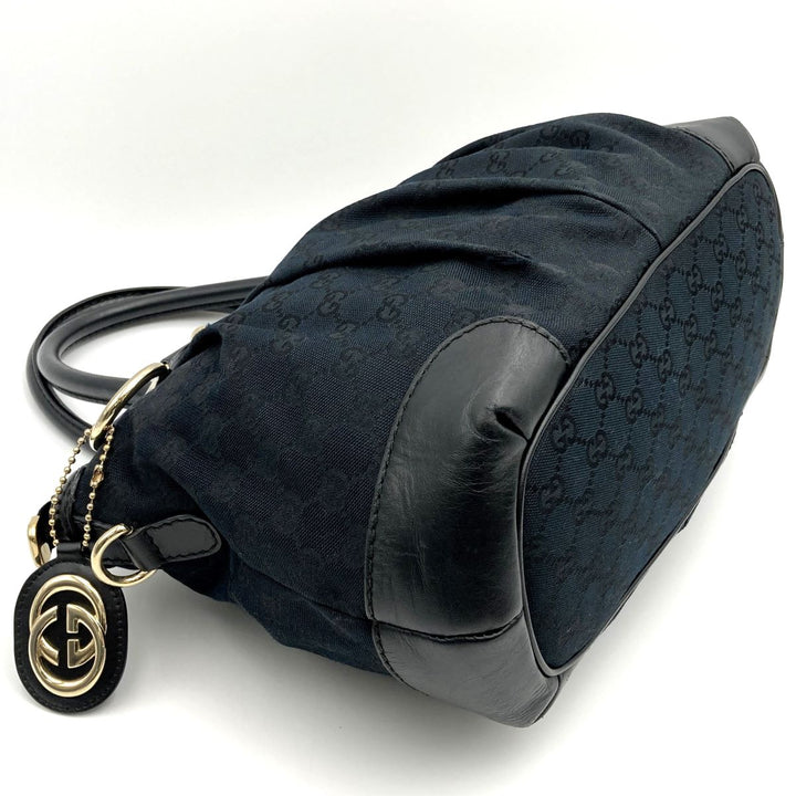 GUCCI グッチ 
 スーキー 247902  ショルダーバッグ 
GGキャンバス ブラック