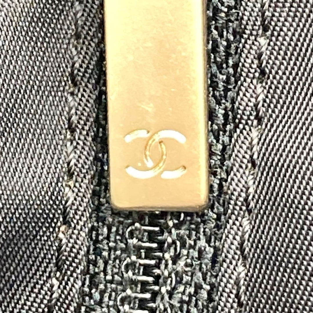 CHANEL シャネル 
 ショルダーバッグ 
ナイロン ブラック