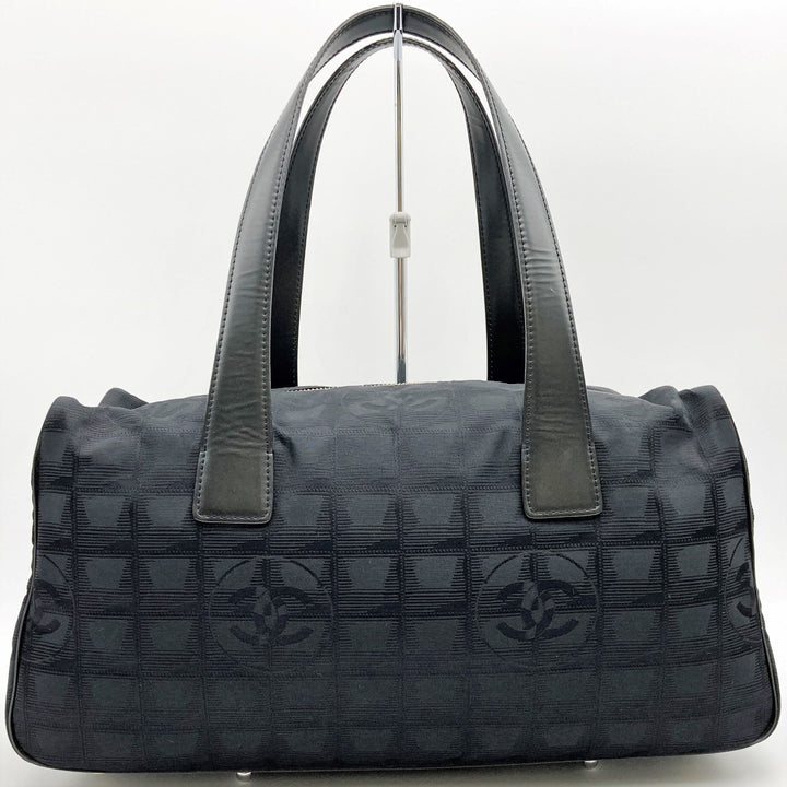 CHANEL シャネル 
 ショルダーバッグ 
ナイロン ブラック