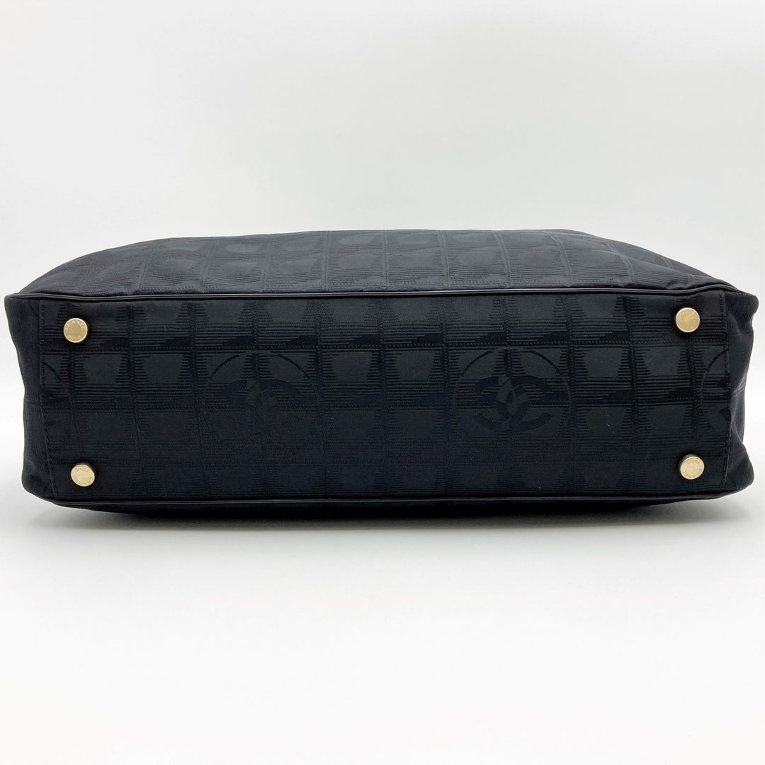 CHANEL シャネル 
 ショルダーバッグ 
ナイロン ブラック