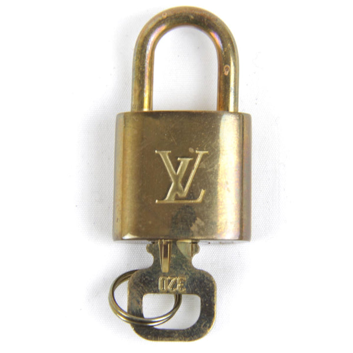 『USED』 
LOUIS VUITTON ルイ・ヴィトン 
 カデナ 320 その他小物 
 ゴールド
