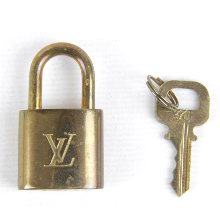 『USED』 
LOUIS VUITTON ルイ・ヴィトン 
 カデナ 320 その他小物 
 ゴールド