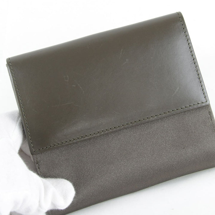 美品『USED』 
GUCCI グッチ 
 035・204249・2131 二つ折り財布 
レザー カーキ