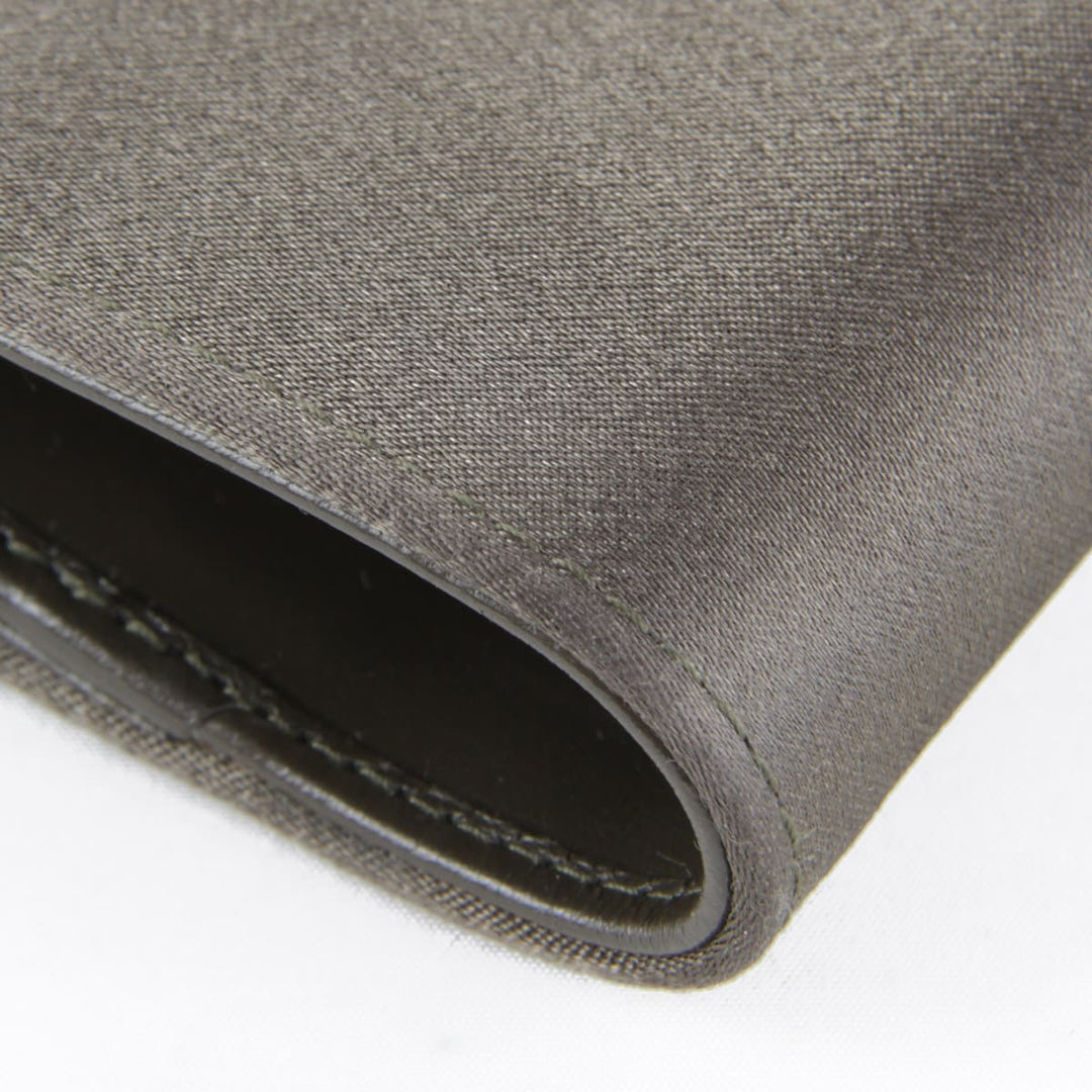 美品『USED』 
GUCCI グッチ 
 035・204249・2131 二つ折り財布 
レザー カーキ