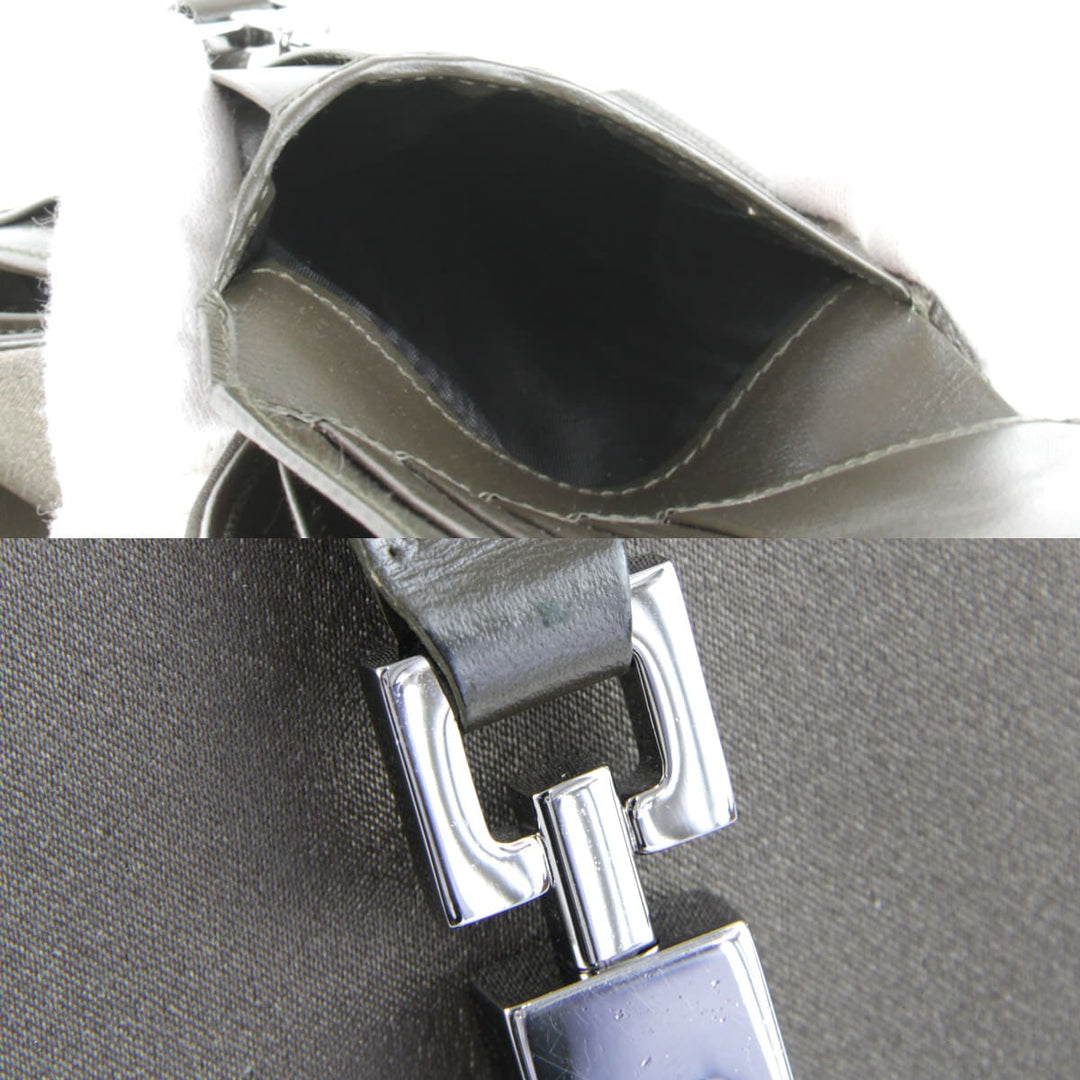 美品『USED』 
GUCCI グッチ 
 035・204249・2131 二つ折り財布 
レザー カーキ