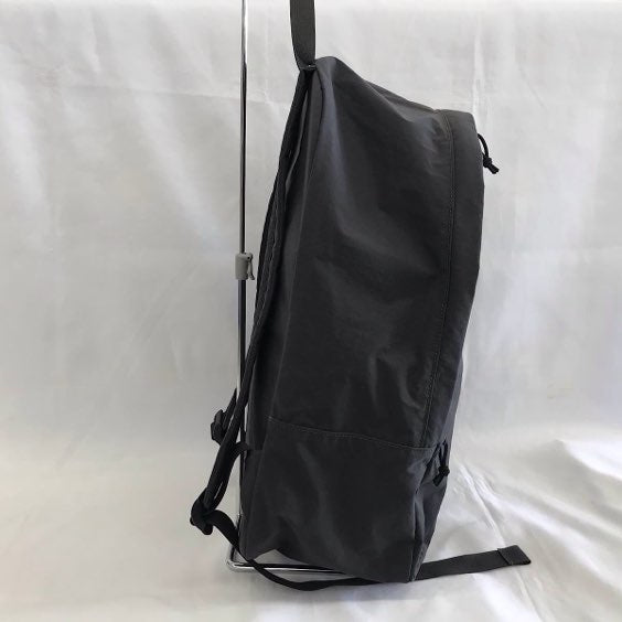 『美品』 
Danton ダントン 
 SOT DAY PACK MIDIUM リュックサック ブラック DT-H0007 SOT リュック・デイパック 
ポリエステル ブラック