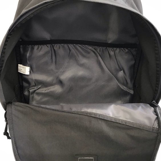 『美品』 
Danton ダントン 
 SOT DAY PACK MIDIUM リュックサック ブラック DT-H0007 SOT リュック・デイパック 
ポリエステル ブラック