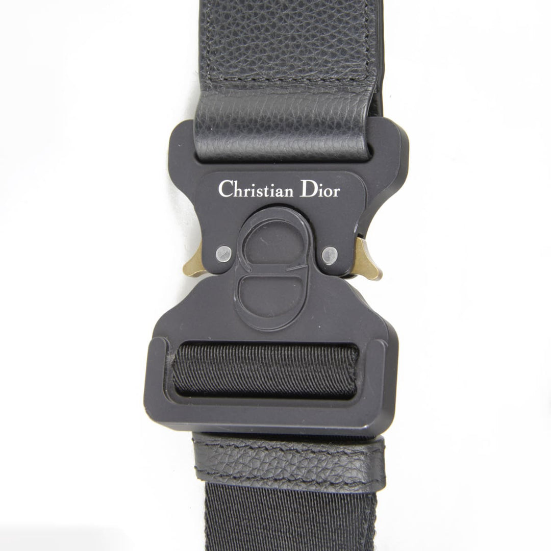 美品『USED』 
Christian Dior クリスチャンディオール 
 ボディバッグ 
 ネイビー