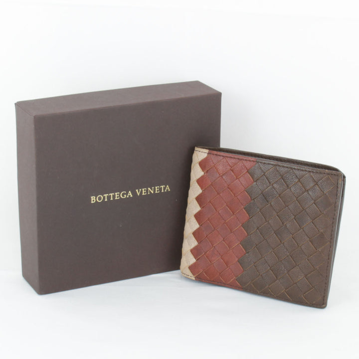 良品『USED』 
BOTTEGAVENETA ボッテガヴェネタ 
 イントレチャート 二つ折り財布 
レザー ブラウン/レッド/ベージュ