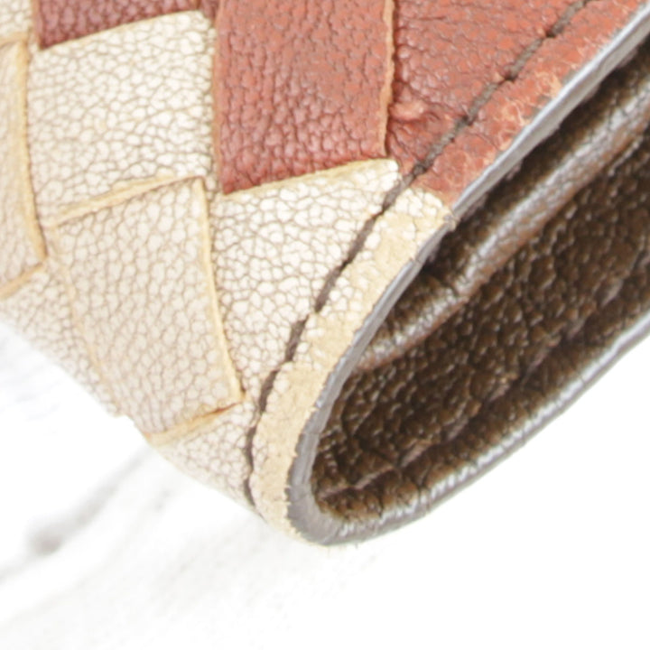 良品『USED』 
BOTTEGAVENETA ボッテガヴェネタ 
 イントレチャート 二つ折り財布 
レザー ブラウン/レッド/ベージュ