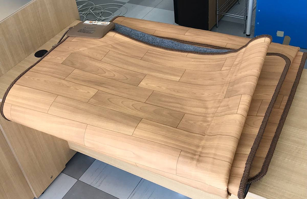 『USED』 
 
 山善YAMAZEN フローリング調ホットカーペット3畳 2020年製 YZC-302FL 暖房器具 
ポリプロピレン系 ブラウン系