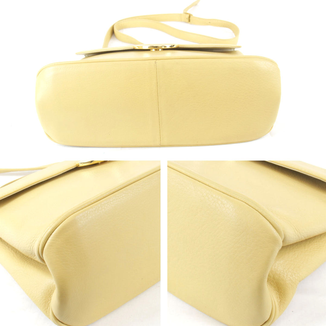 『USED』 
Pierre Cardin ピエールカルダン 
 ショルダーバッグ 
レザー サフランイエロー