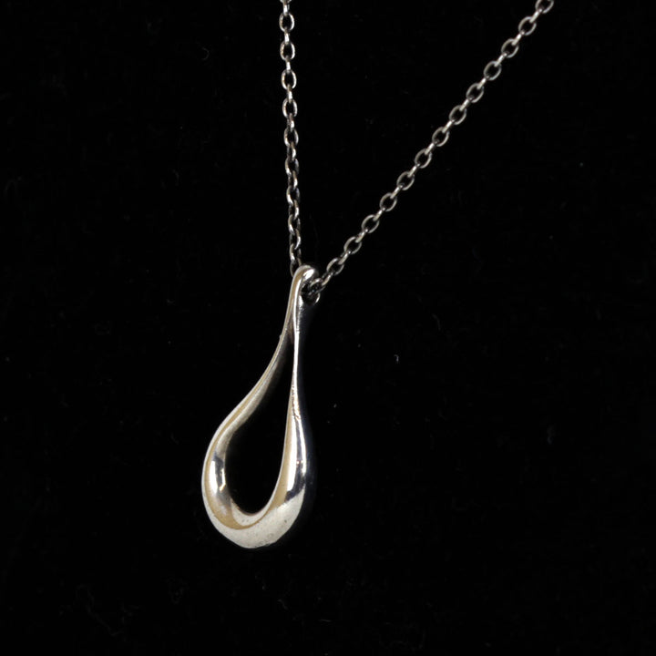 『USED』 シルバー925 
TIFFANY&Co.  オープンティアドロップ ネックレス
 2.8g