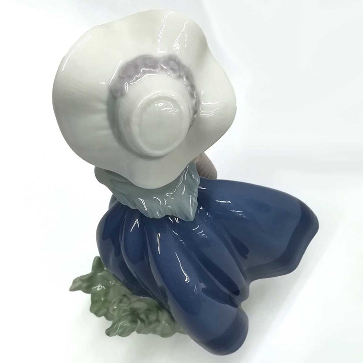 良品『USED』 
Lladr リヤドロ 
 きれいな花ばかり 置物 
陶器 ホワイト 花かご 少女 人形 フィギュリン