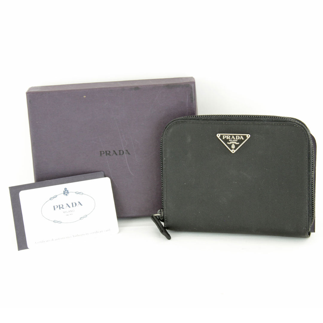 『USED』 
PRADA プラダ 
 二つ折り財布 
ナイロン/レザー  ブラック