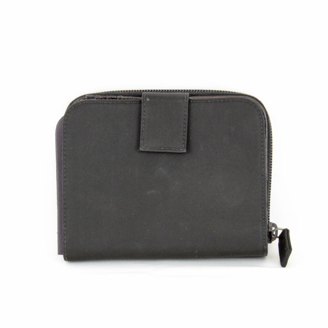 『USED』 
PRADA プラダ 
 二つ折り財布 
ナイロン/レザー  ブラック