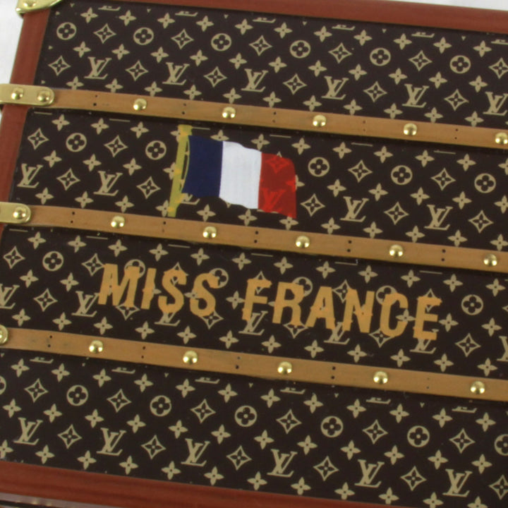 美品『USED』 
LOUIS VUITTON ルイ・ヴィトン 
 ノベルティ トランク ミスフランス M99729 オブジェ 
 ブラウン