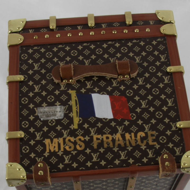 美品『USED』 
LOUIS VUITTON ルイ・ヴィトン 
 ノベルティ トランク ミスフランス M99729 オブジェ 
 ブラウン