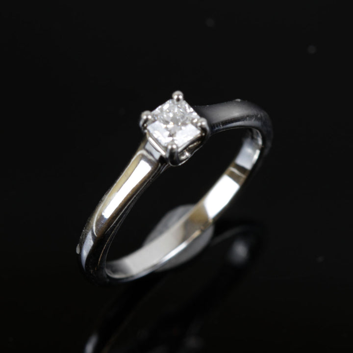 美品『USED』 Pt950/ダイヤモンド  
TIFFANY&Co.  ルシダ リング リング・指輪
 ダイヤモンド 0.24 3.5g