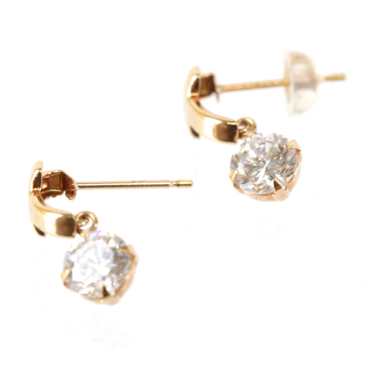 美品『USED』 K18 
ピアス
 0.9g