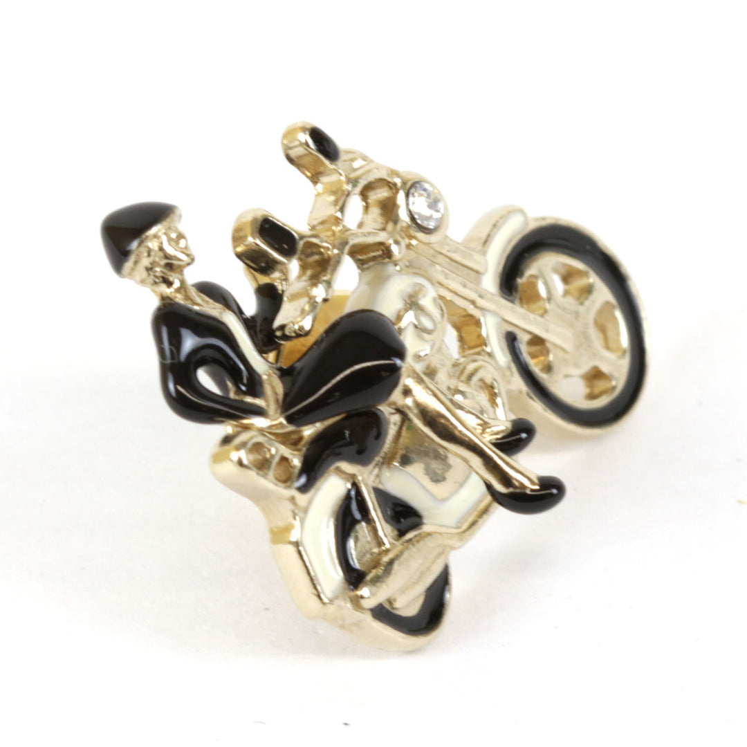 美品『USED』 
CHANEL シャネル 
 バイクモチーフピン ブローチ 
メタル ブラック×ホワイト×シルバーカラー