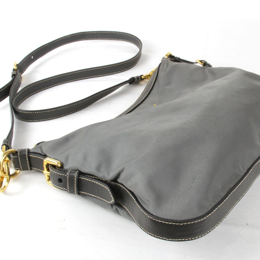 『USED』 
PRADA プラダ 
 ショルダーバッグ 
ナイロン グレー