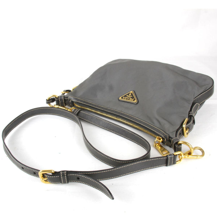 『USED』 
PRADA プラダ 
 ショルダーバッグ 
ナイロン グレー