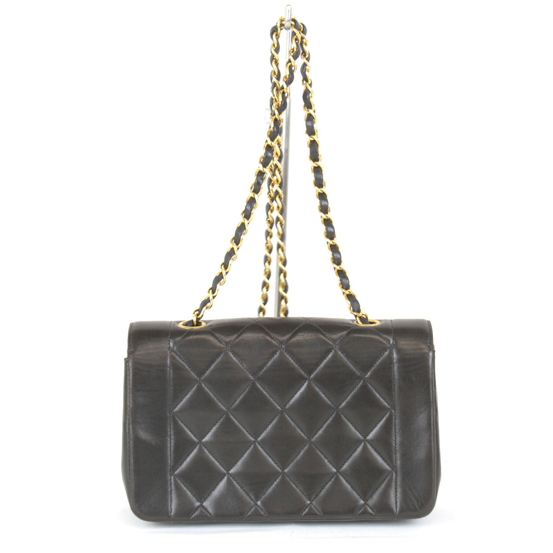 『USED』 
CHANEL シャネル 
 ダイアナマトラッセ チェーンショルダー ショルダーバッグ 
ラムスキン ブラック