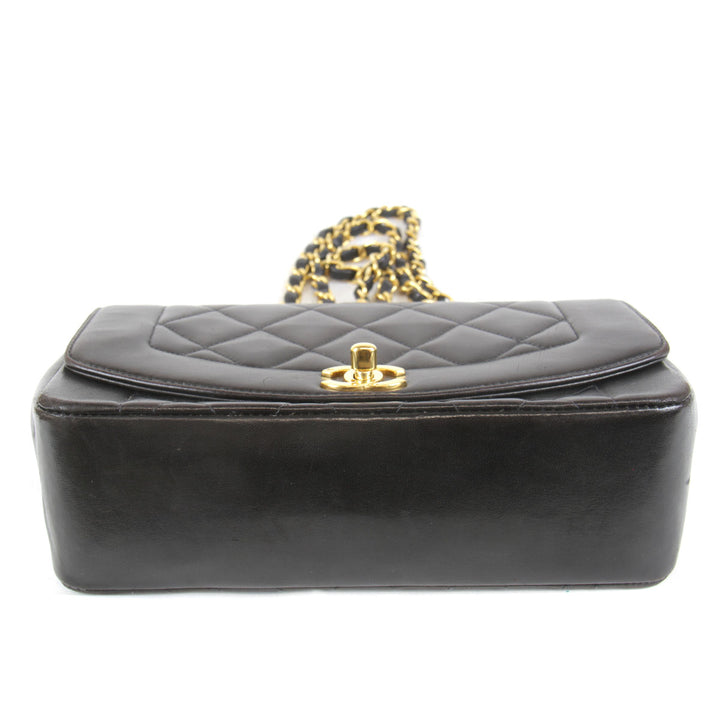 『USED』 
CHANEL シャネル 
 ダイアナマトラッセ チェーンショルダー ショルダーバッグ 
ラムスキン ブラック