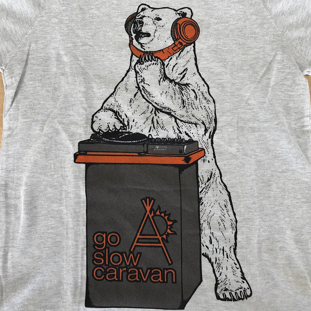 『USED』 
 
 go slow caravan ゴースローキャラバン DJクマ 鹿の子 サイズ1 半袖Ｔシャツ 
コットン グレー系